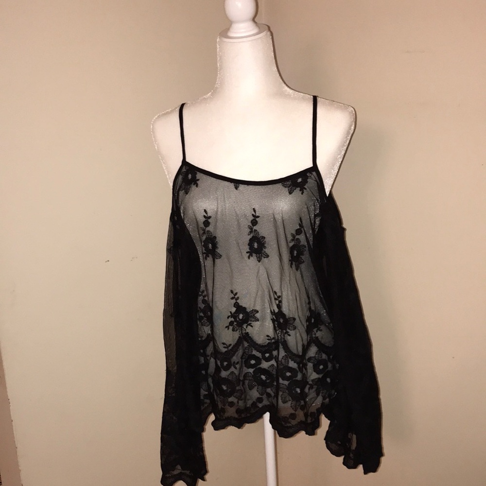 NWT lady’s lace top